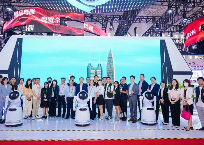 UBTECH's 'Smart Welcome Brigade' Ignites the Third Hainan Consumer Expo!
